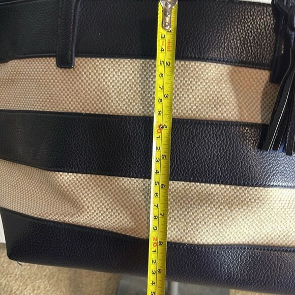 Amanda Blu shoulder bag. Navy & tan strip. Small pouch inside. Cute for Spring! - Picture 8 of 11